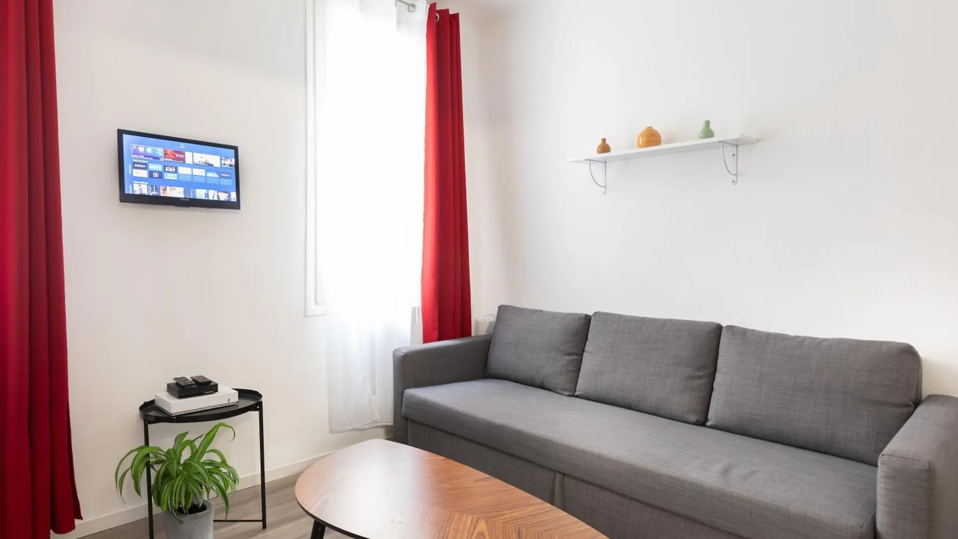 Le Cezanne - Studio Hypercentre - Wifi - Train Station Aix-en-Provence 0*,  France